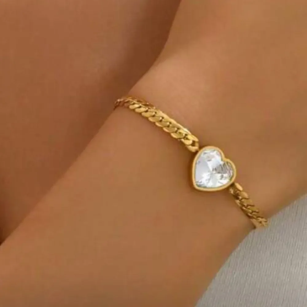 Diamond Heart Bracelet Q820
